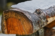 Holzbalken mit Schneehaube (c) Detlef Buxmann